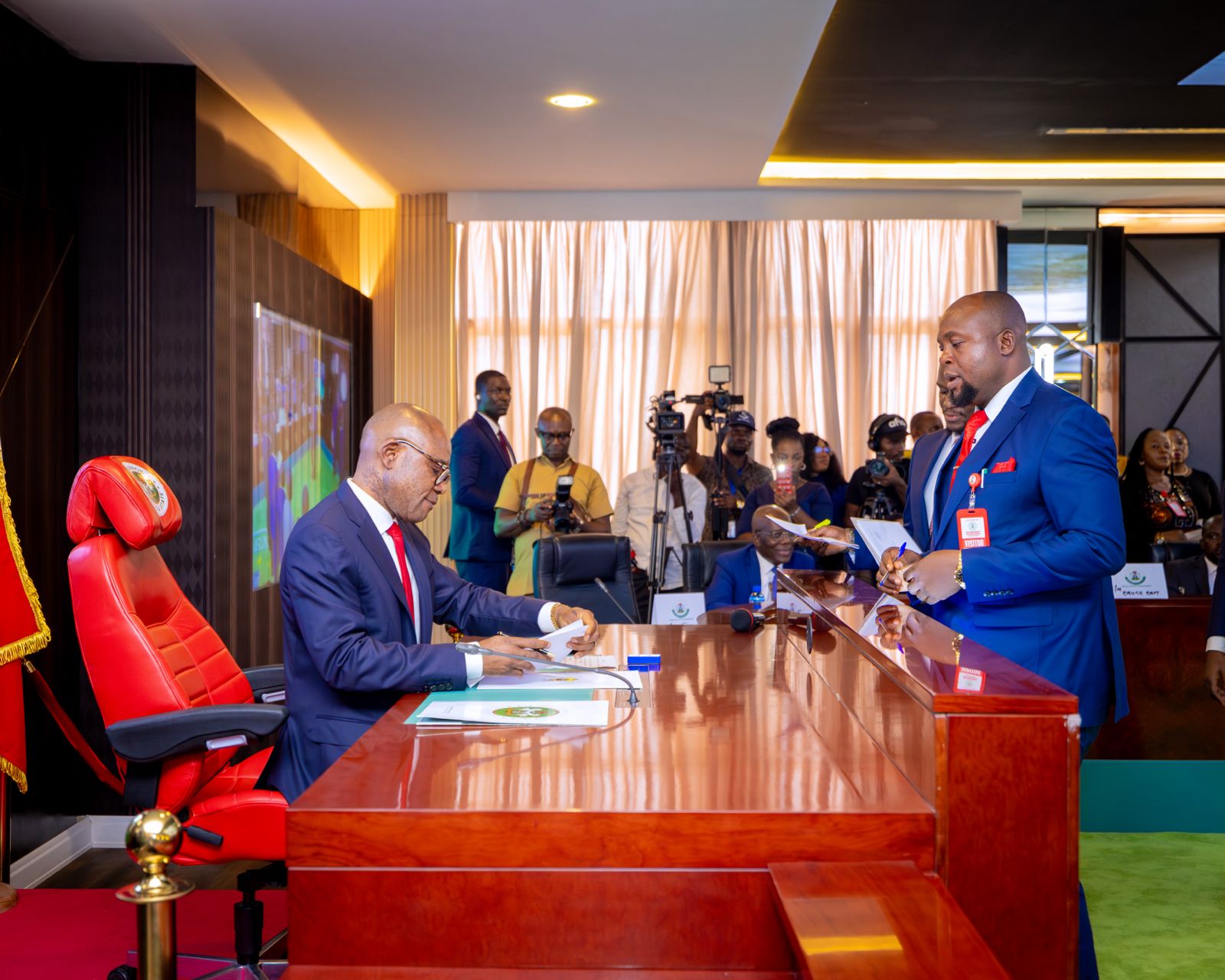 Enugu state Governor  swears in newly elected council chairmen,